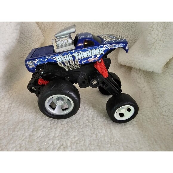 2004/05 Hot Wheels Monster Jam 1:24 BLUE THUNDER Diecast Monster Truck - Picture 13 of 13